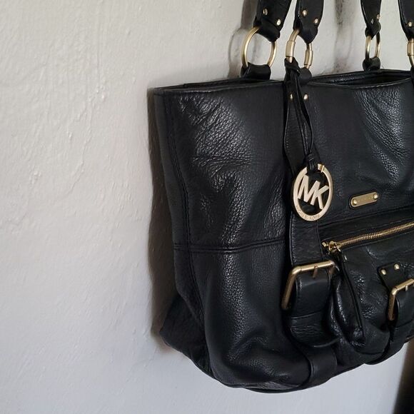 Michael Kors Large Leather Austin Bag in Black - Picture 5 of 15